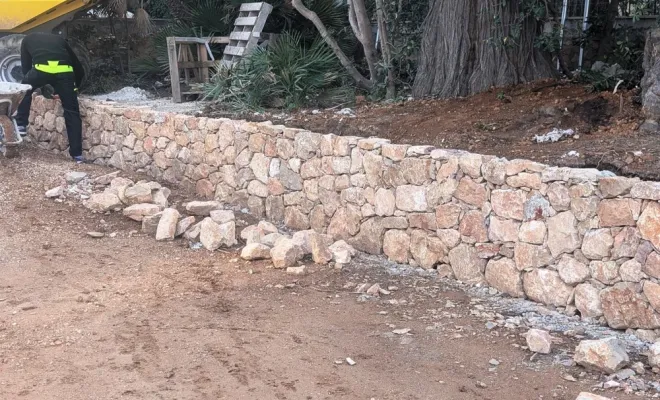 Création d'une restanque en pierres bâties à Bandol, Six-Fours-Les-Plages, Environnement Services